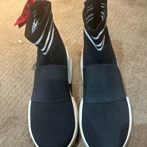 DKNY women’s sock sneakers